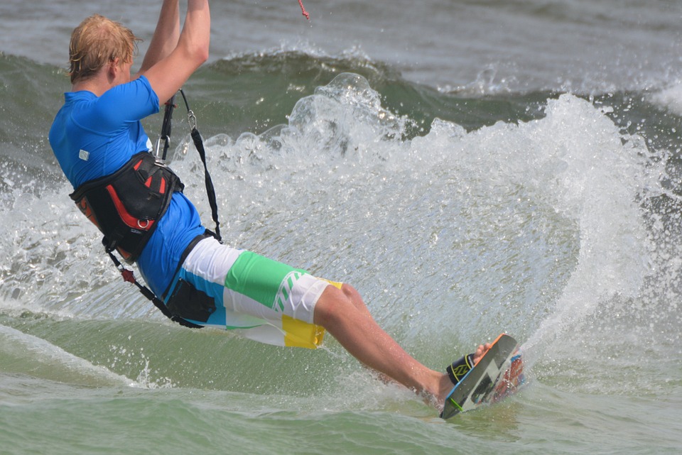 Notre guide pour acheter l’aile de kite surf qu’il vous faut