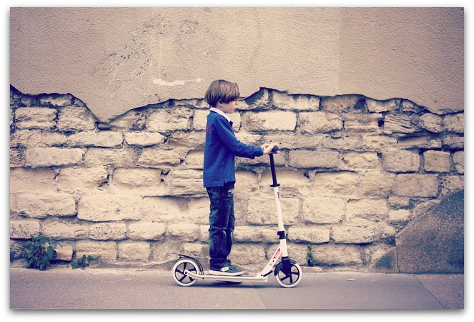 Se déplacer en trottinette électrique : convient pour les enfants et les adultes !