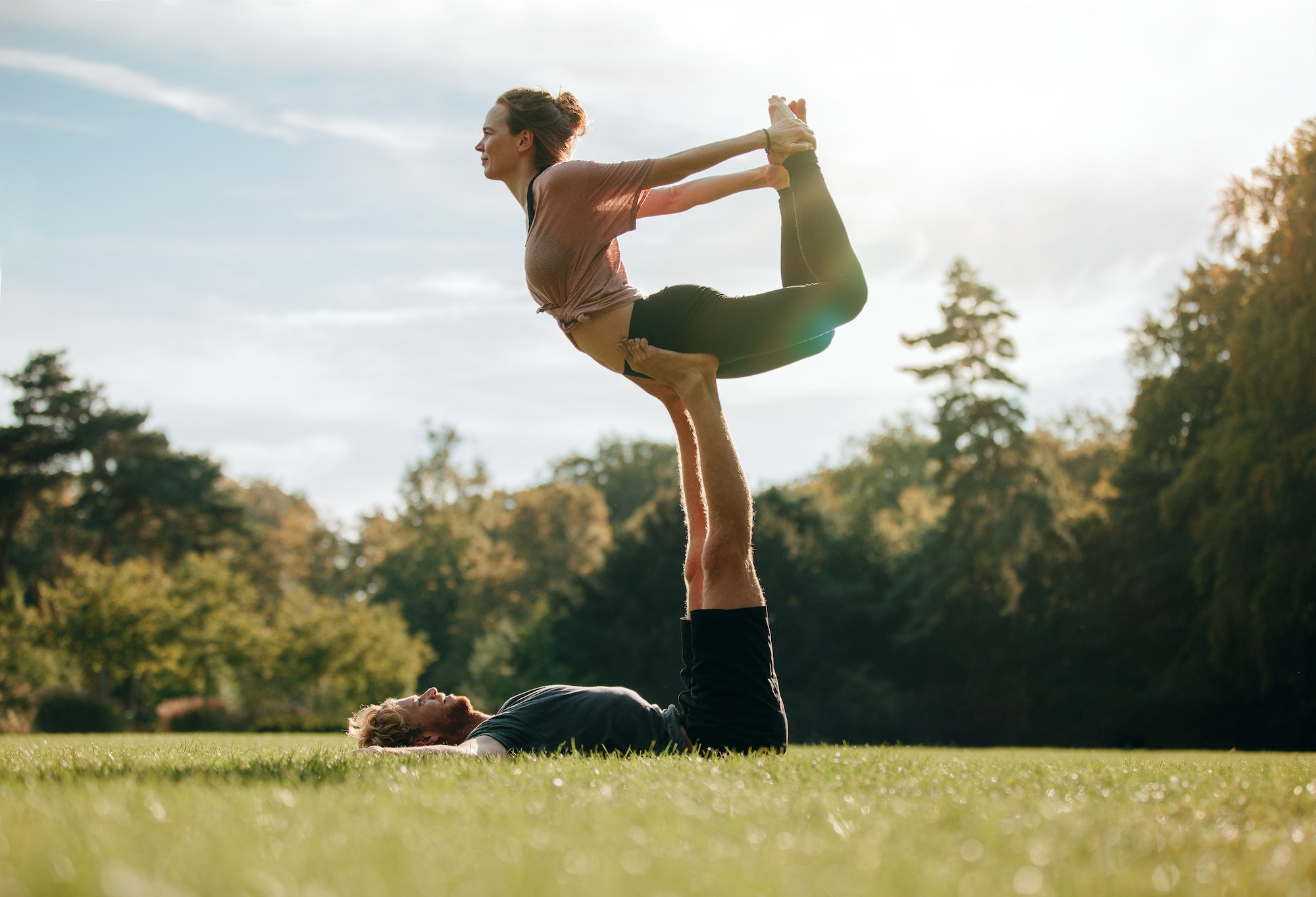 Les bienfaits du yoga et de la méditation pour une connexion plus profonde en couple