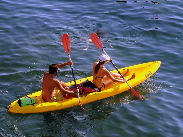 couple canoe kayak